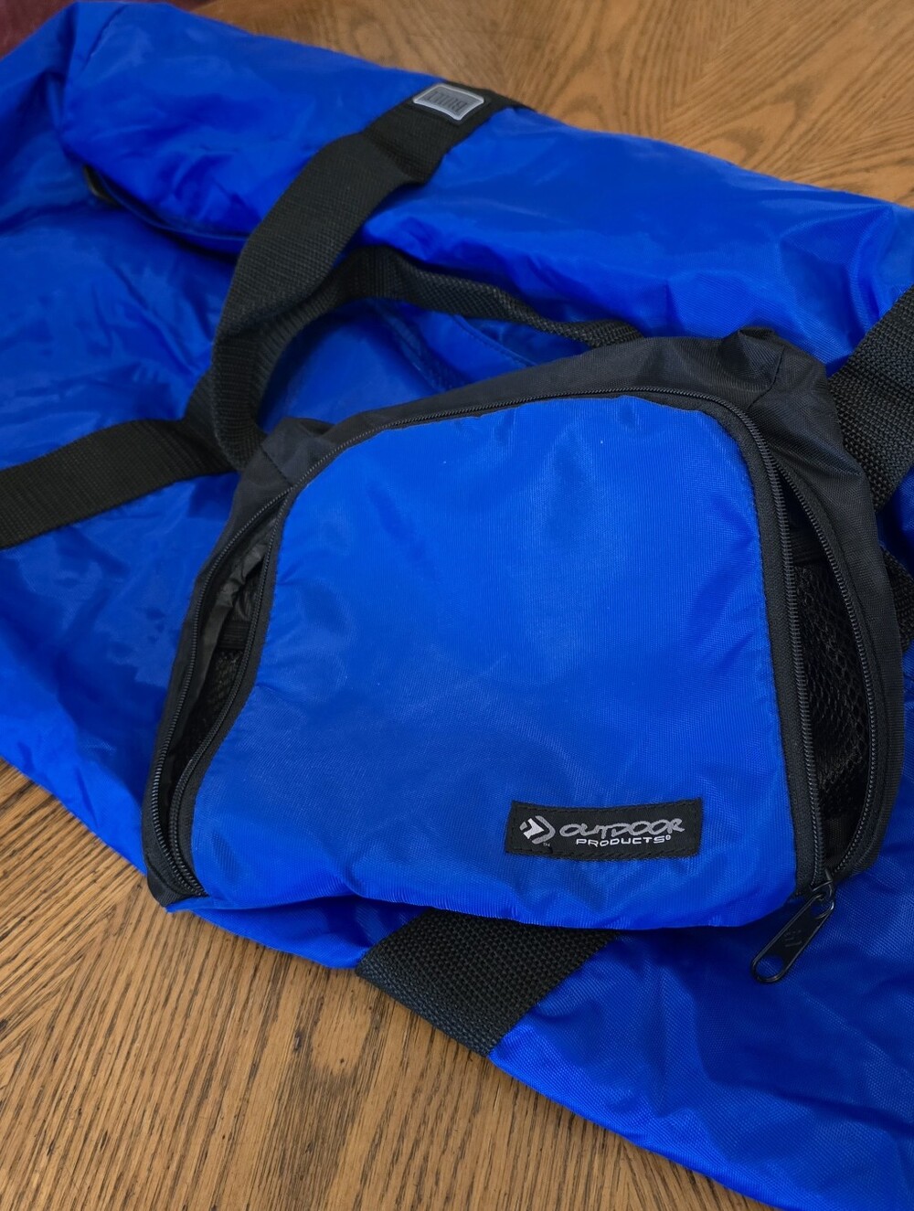 Outdoor Products 27inch Blue Duffle With Zipper Pouch. Like New . Smoke Free PF